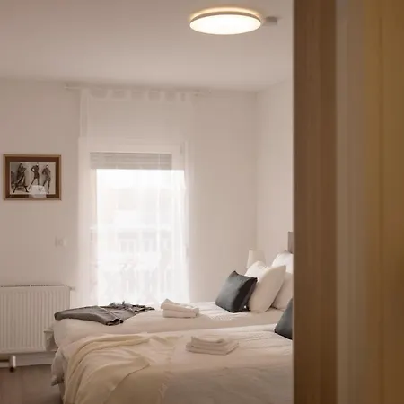 Apartment Mannequin: Sea View, Private Parking In The Garage *