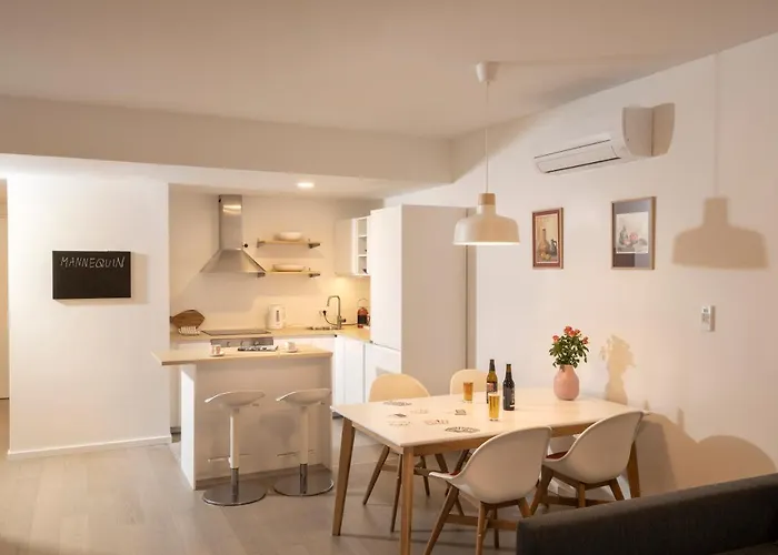 Mannequin - Contemporary With Garage, Sea View And Fast Wifi